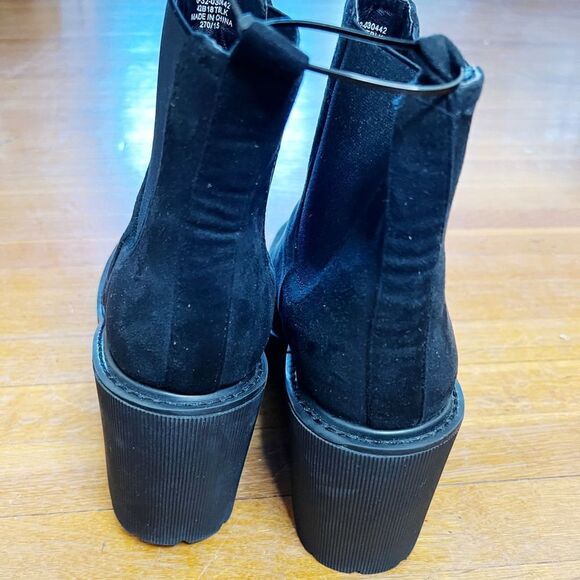 Topshop Blitz heeled ankle boot in black - Picture 8 of 8